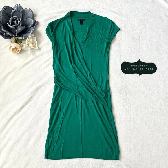 green emerald velvet dress MANGO. Short pleated dress in green tones. Size XXS – Hibuy market